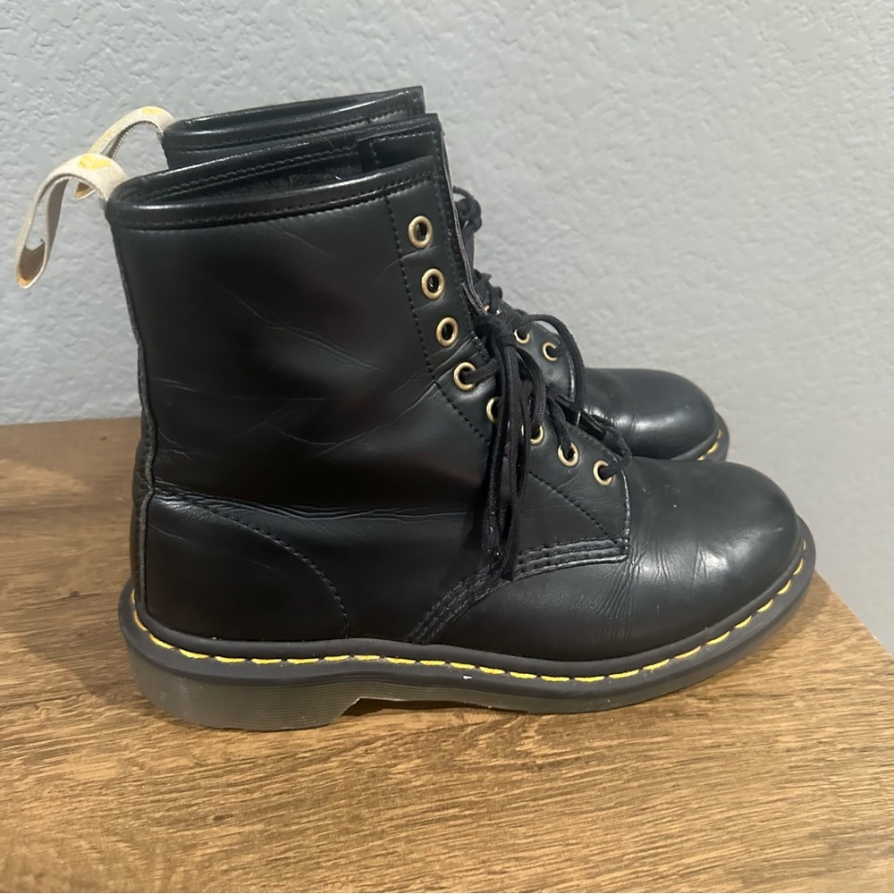 Dr. Martens unisex adult black boots men’s size 9 women size 10